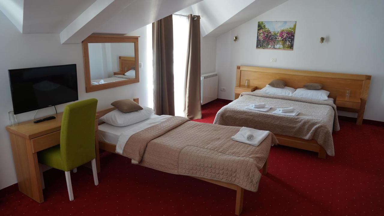 Hotel Serdar 모이코바츠 외부 사진
