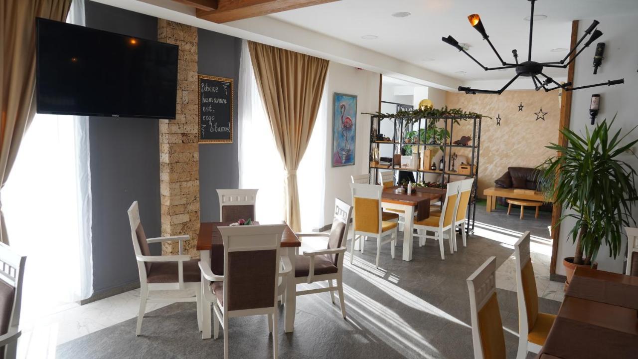 Hotel Serdar 모이코바츠 외부 사진