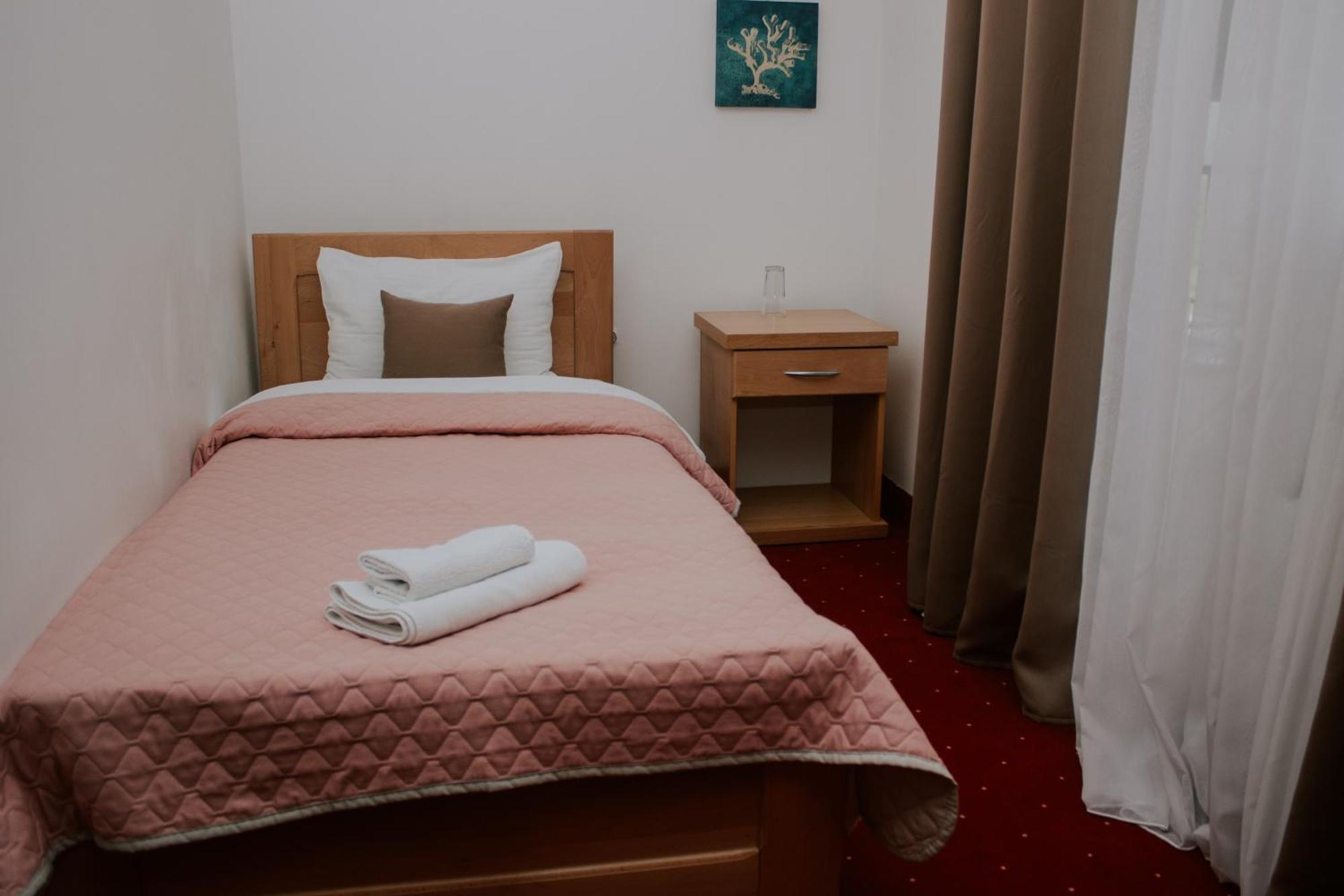 Hotel Serdar 모이코바츠 객실 사진