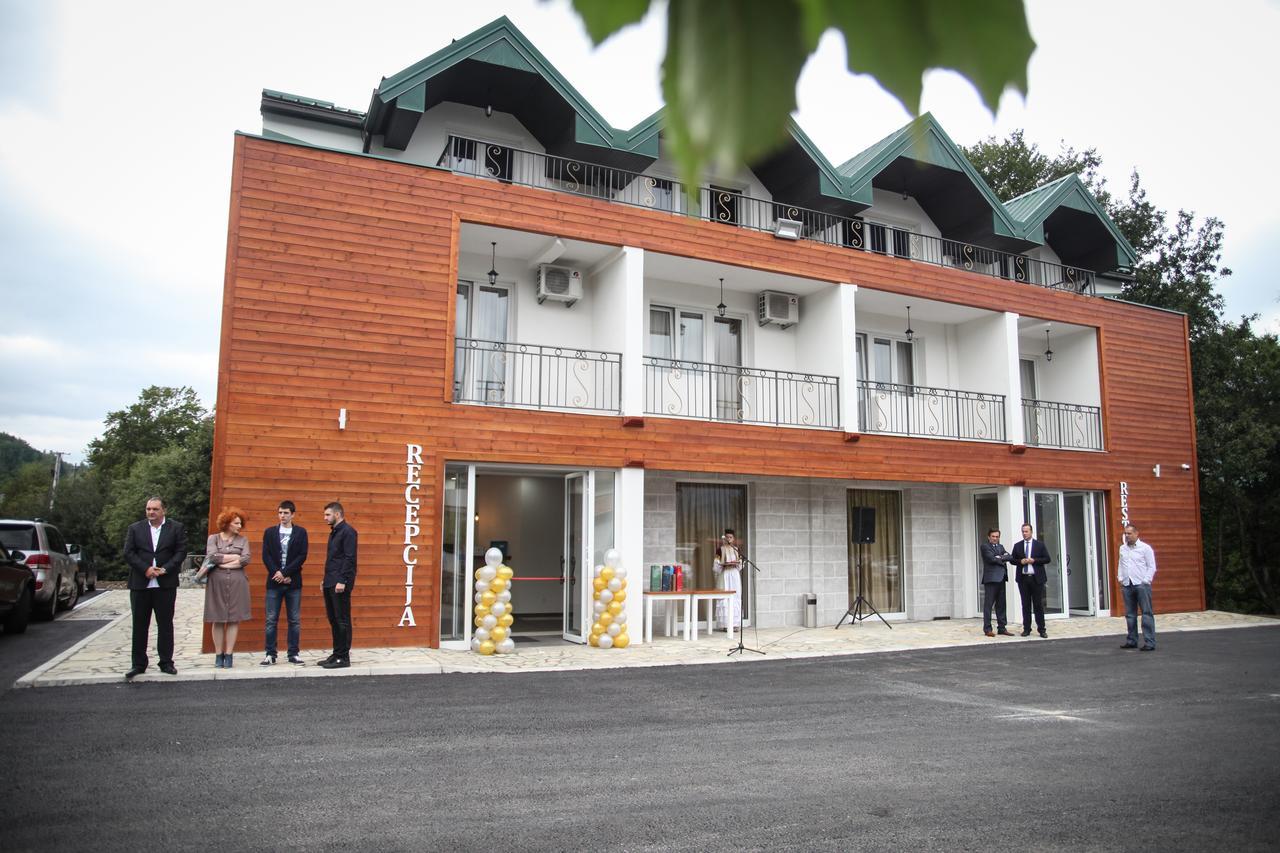 Hotel Serdar 모이코바츠 외부 사진