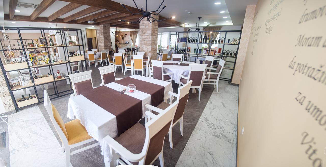 Hotel Serdar 모이코바츠 외부 사진